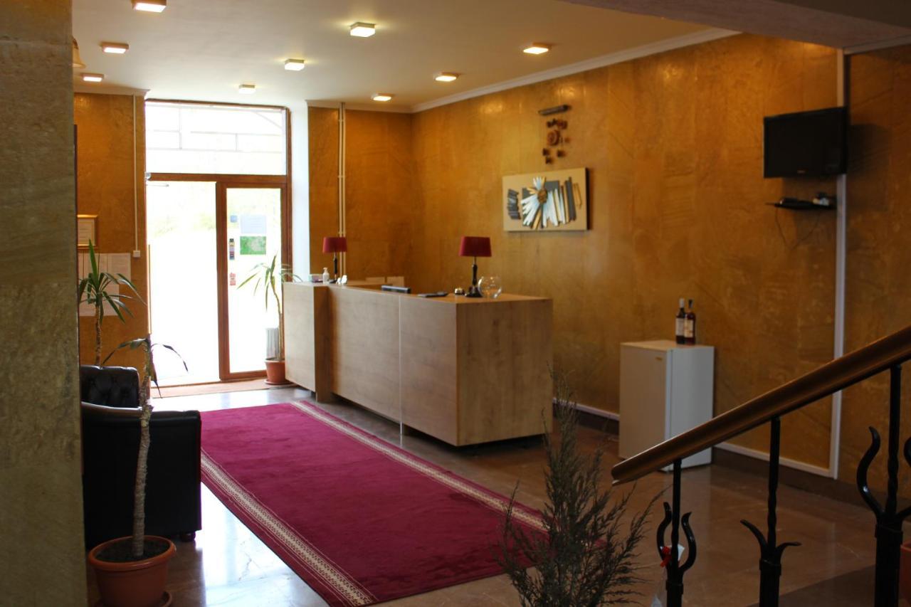 Diligence Hotel & Restaurant Dilijan Bagian luar foto
