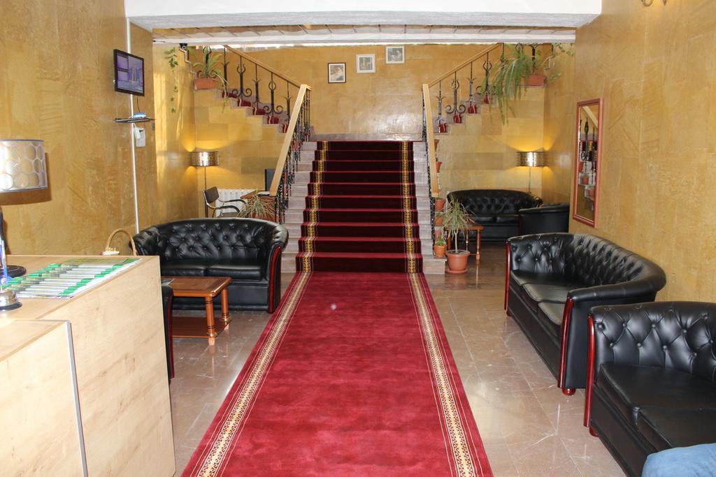 Diligence Hotel & Restaurant Dilijan Bagian luar foto