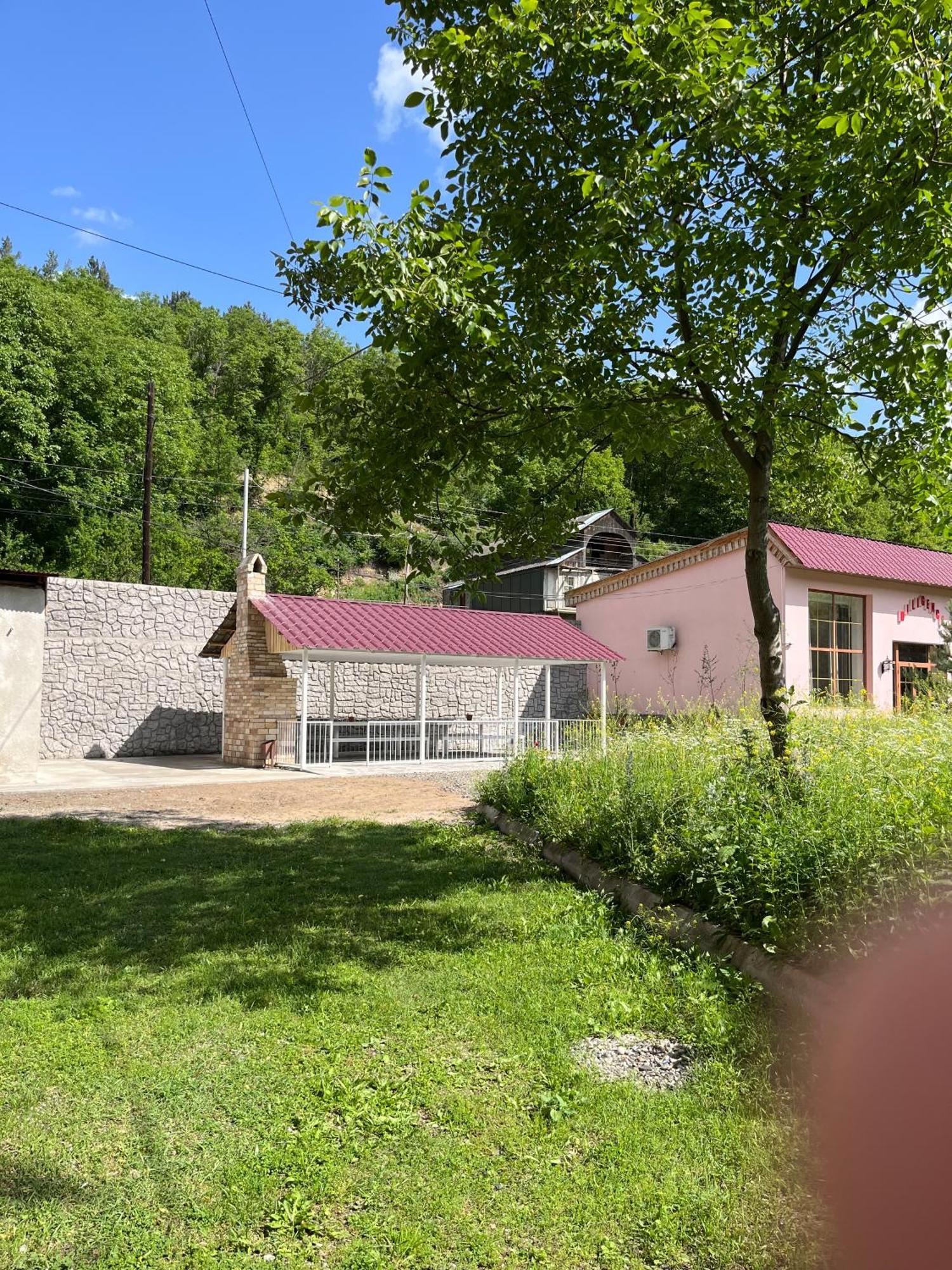Diligence Hotel & Restaurant Dilijan Bagian luar foto