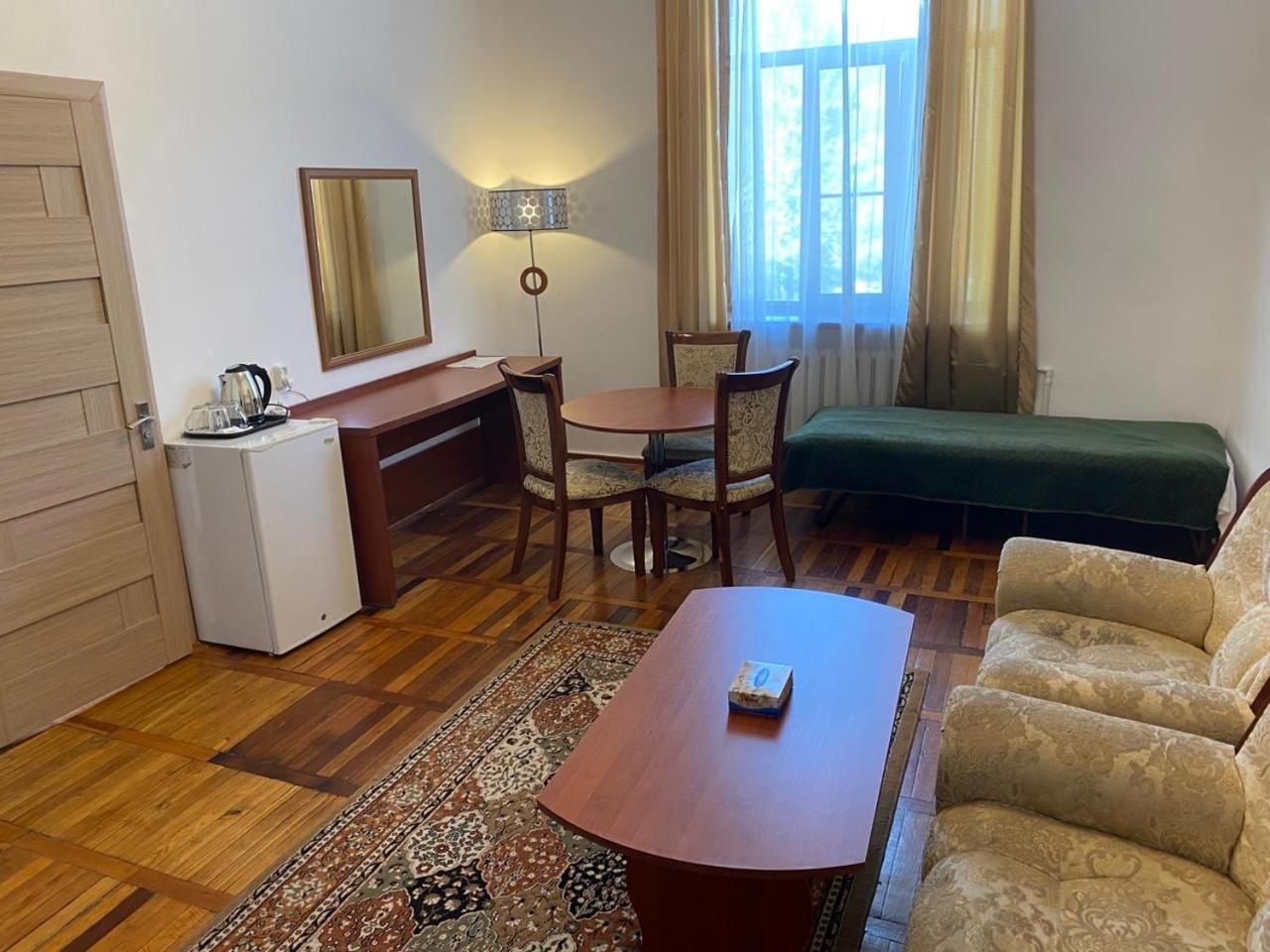 Diligence Hotel & Restaurant Dilijan Bagian luar foto