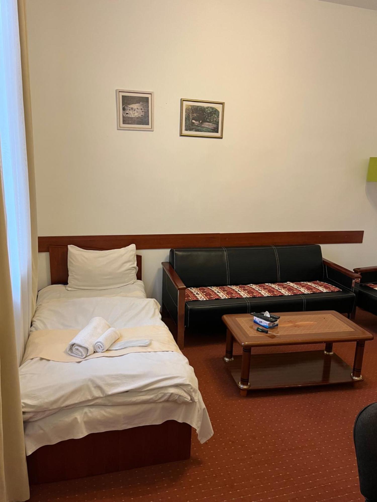 Diligence Hotel & Restaurant Dilijan Bagian luar foto