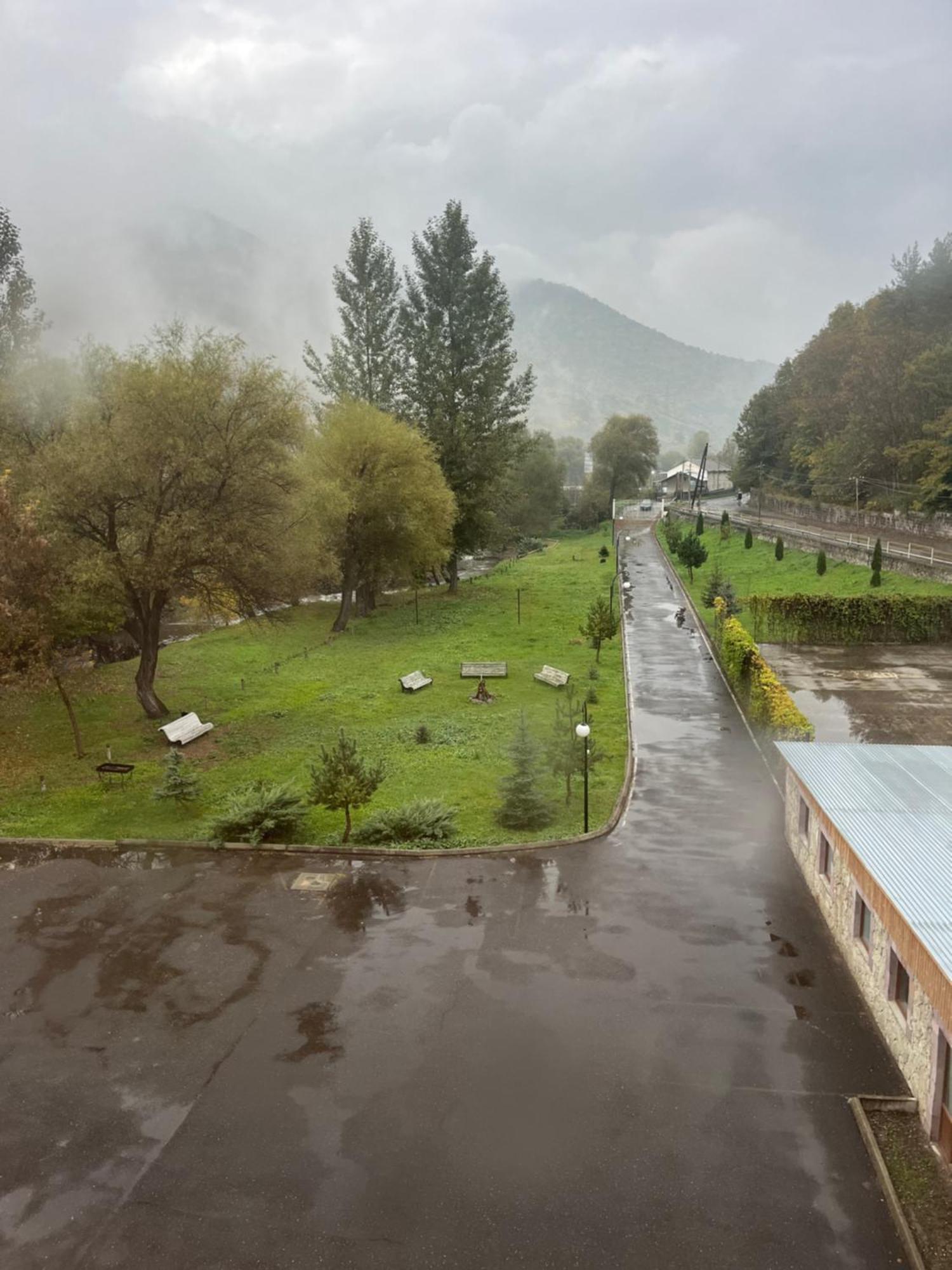 Diligence Hotel & Restaurant Dilijan Bagian luar foto